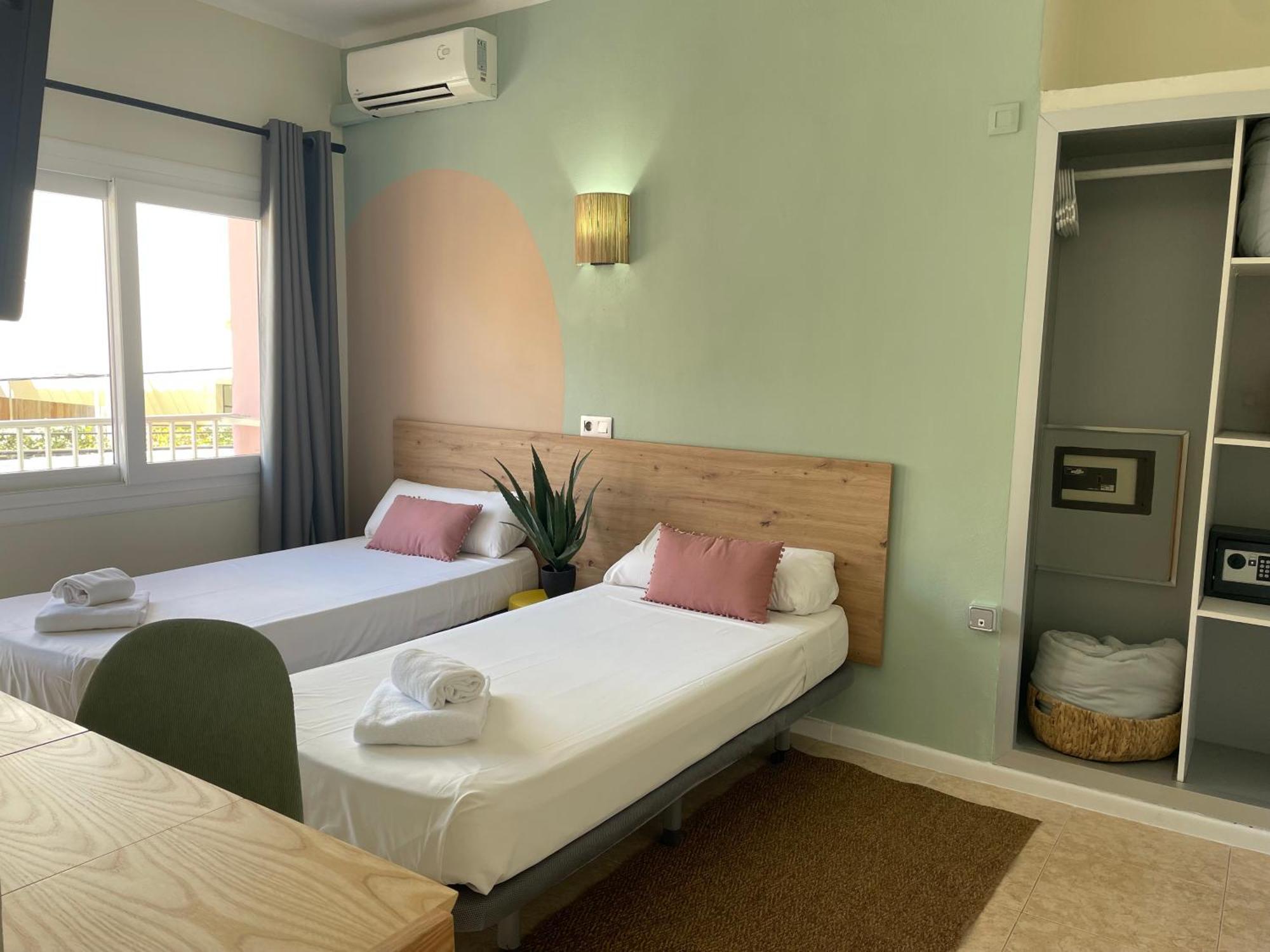 Hostal Playa De Palma Πλάγια Ντε Πάλμα Εξωτερικό φωτογραφία